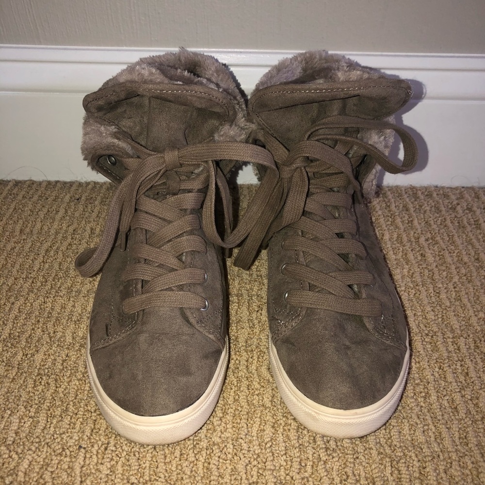 Sneakers